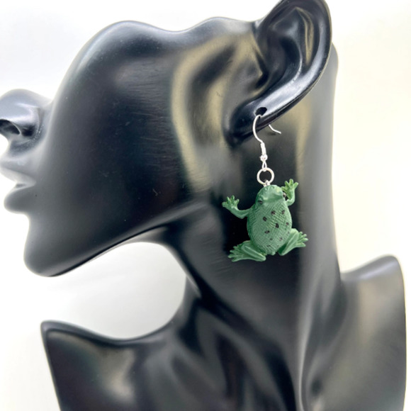 Bull Frog Earrings - Animal Earrings - Zoo Earrings - Teacher Earrings - Farm - Picture 9 of 10